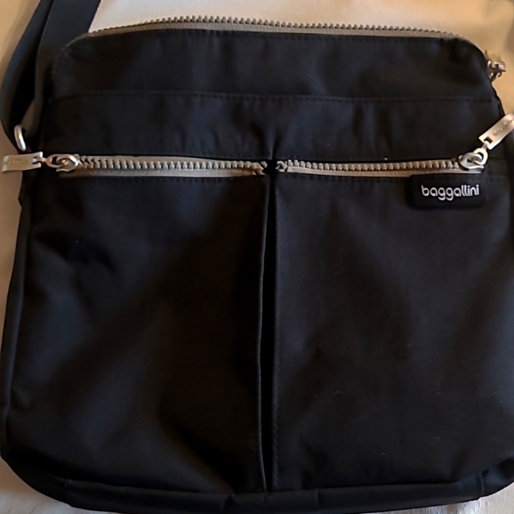 Baggallini Crossbody Purse